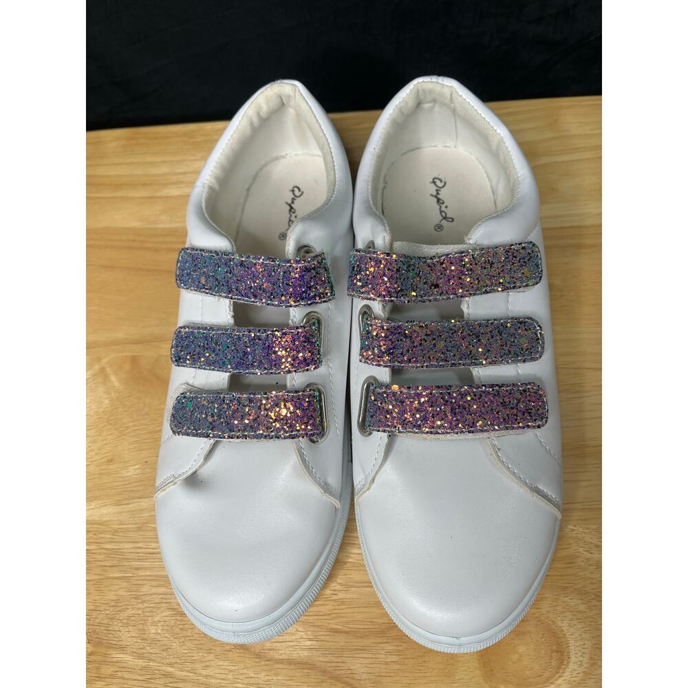 Qupid Moira Women's Glitter Low top Velcro strap sneakers, size 10, EUC